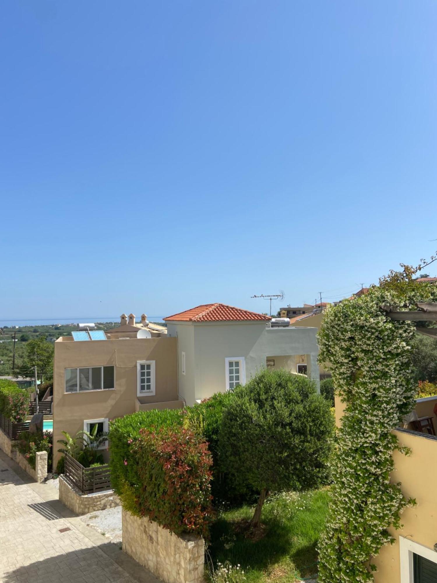 Maison A Cote Lac Proche Mer Fanou House Georgioupoli Exterior photo
