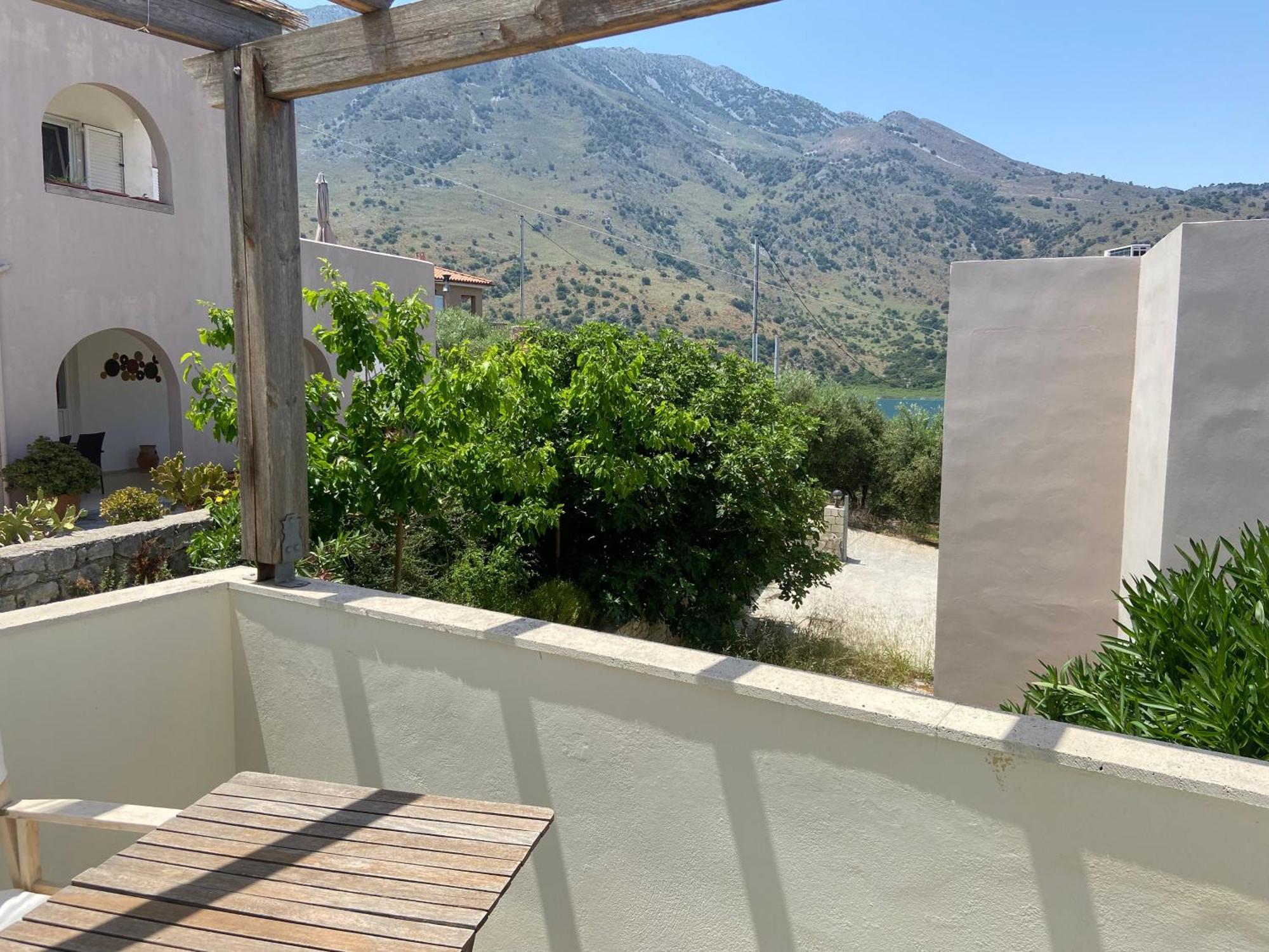 Maison A Cote Lac Proche Mer Fanou House Georgioupoli Exterior photo
